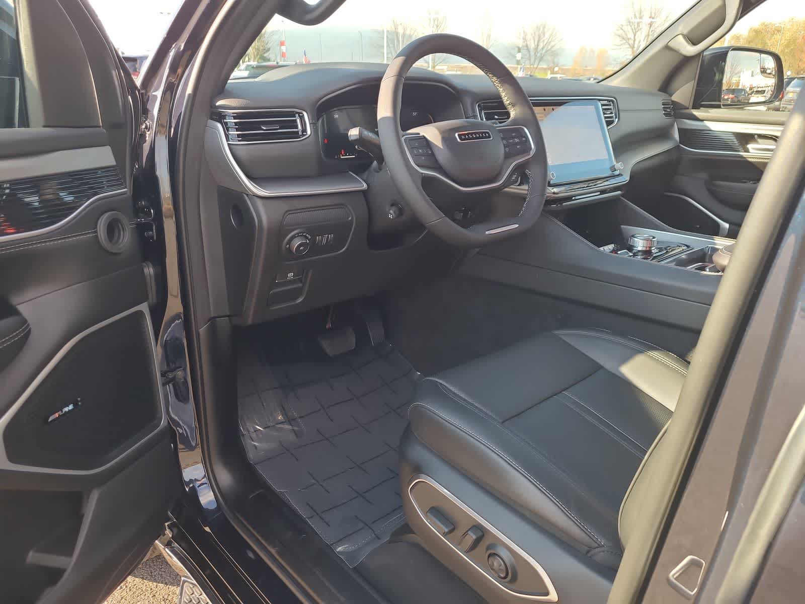 Thumbnail: 2025 Jeep Wagoneer - 10