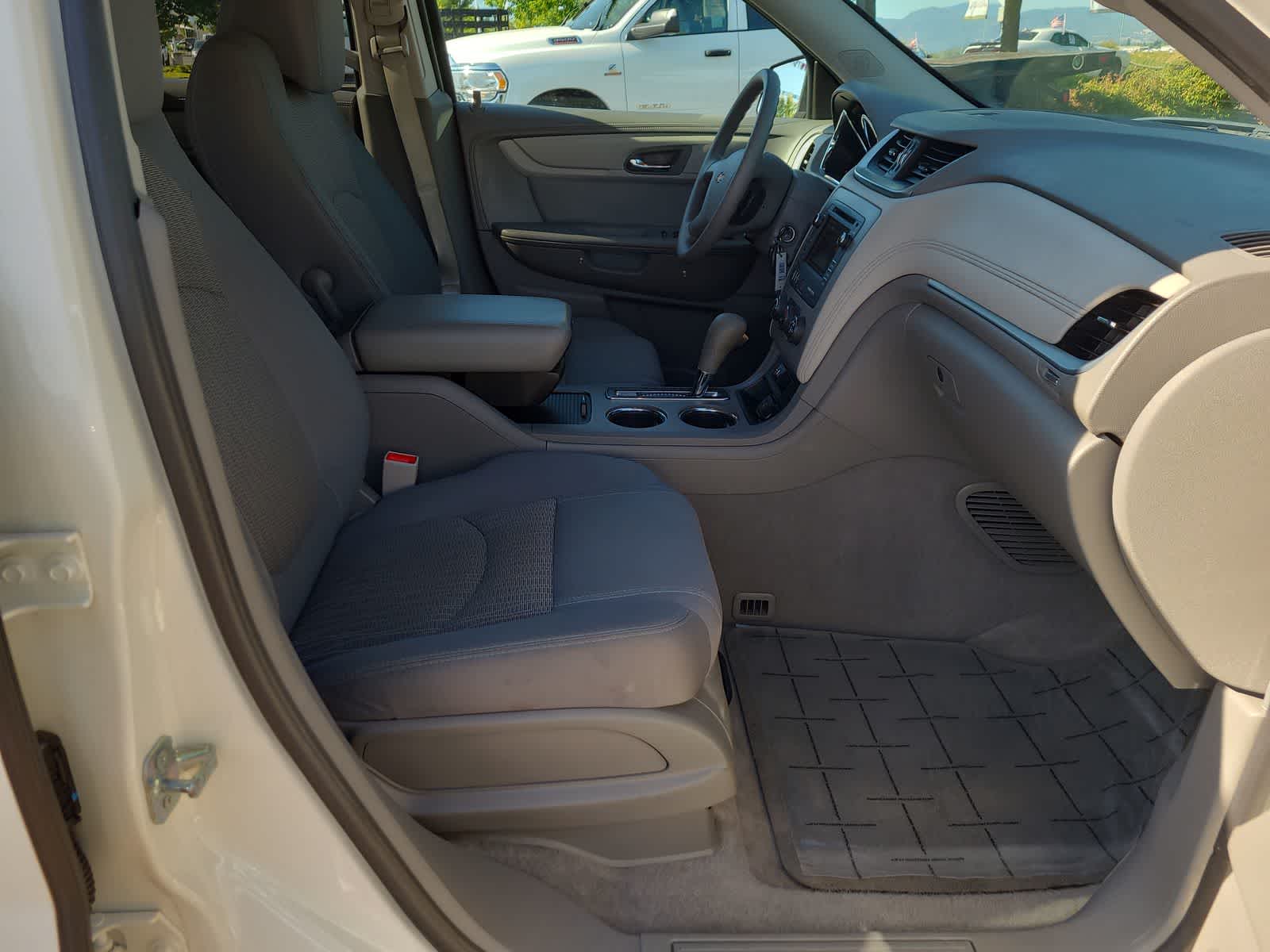 Thumbnail: 2015 Chevrolet Traverse - 22