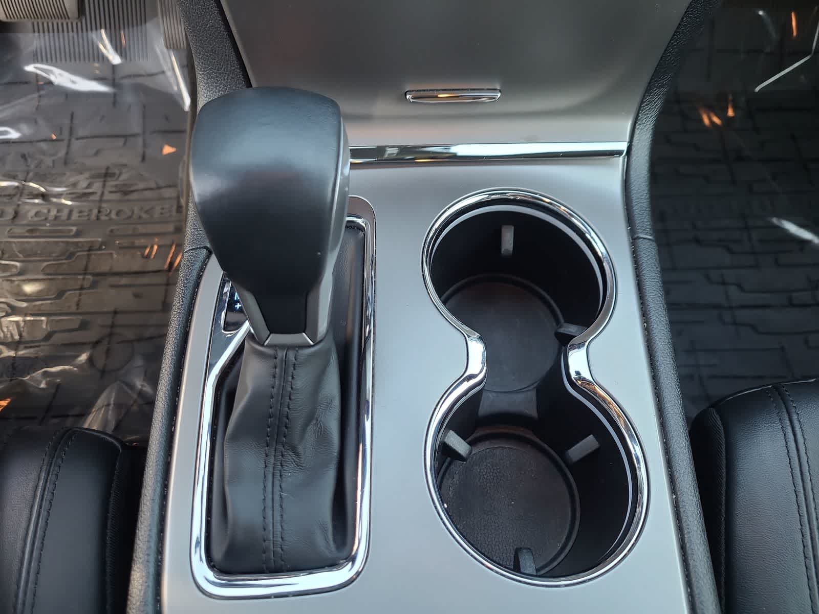 Thumbnail: 2021 Jeep Grand Cherokee - 25