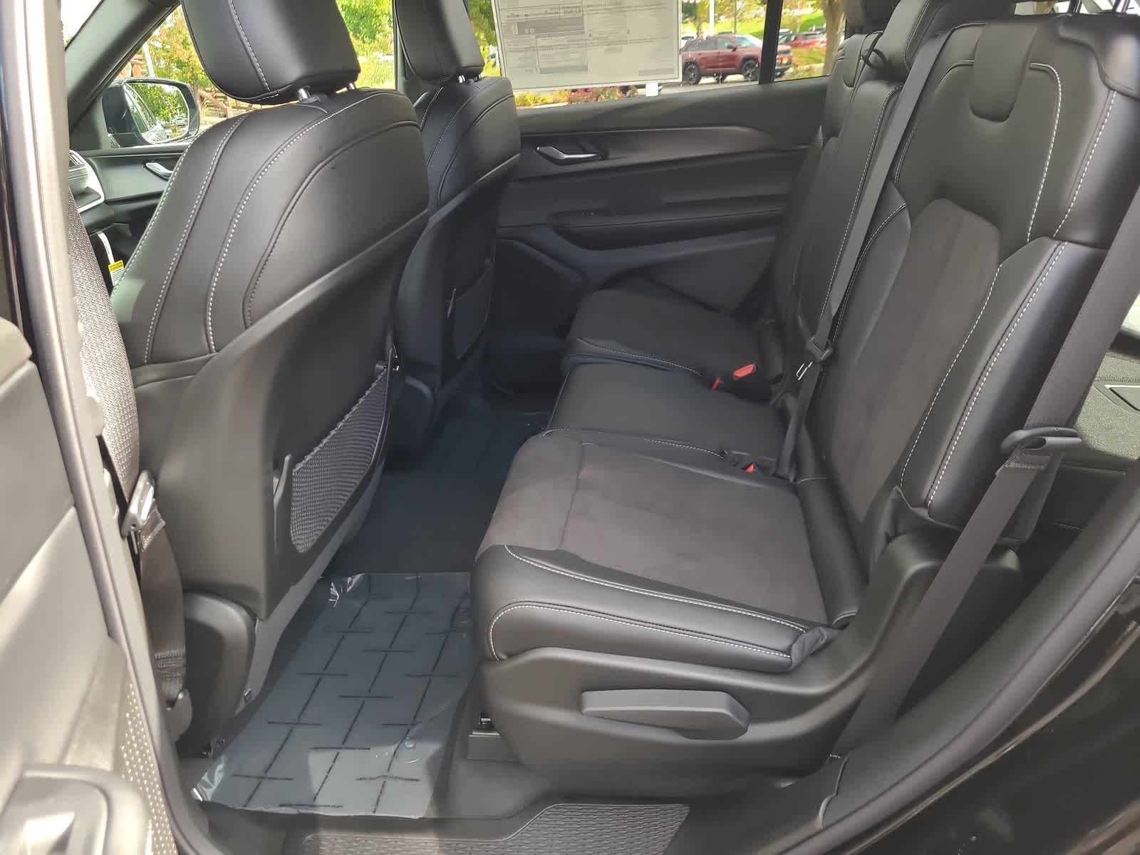 Thumbnail: 2025 Jeep Grand Cherokee - 21