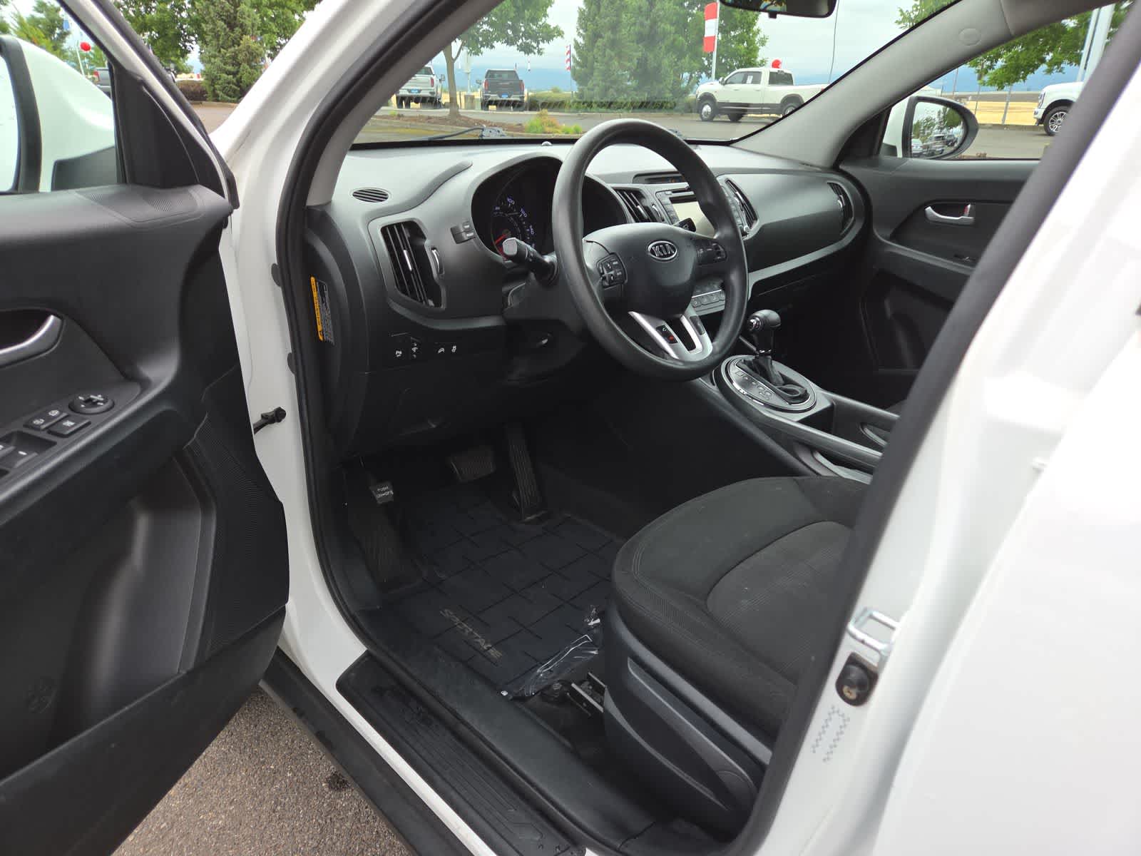 Thumbnail: 2012 Kia Sportage - 10