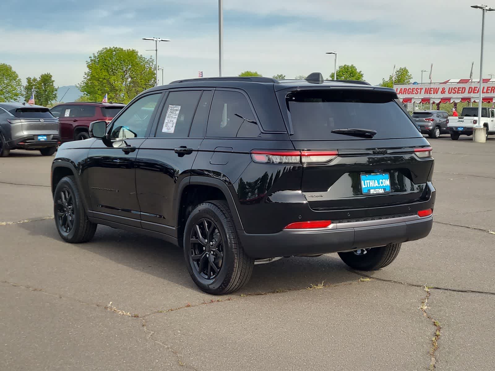 Thumbnail: 2026 Jeep Grand Cherokee - 12