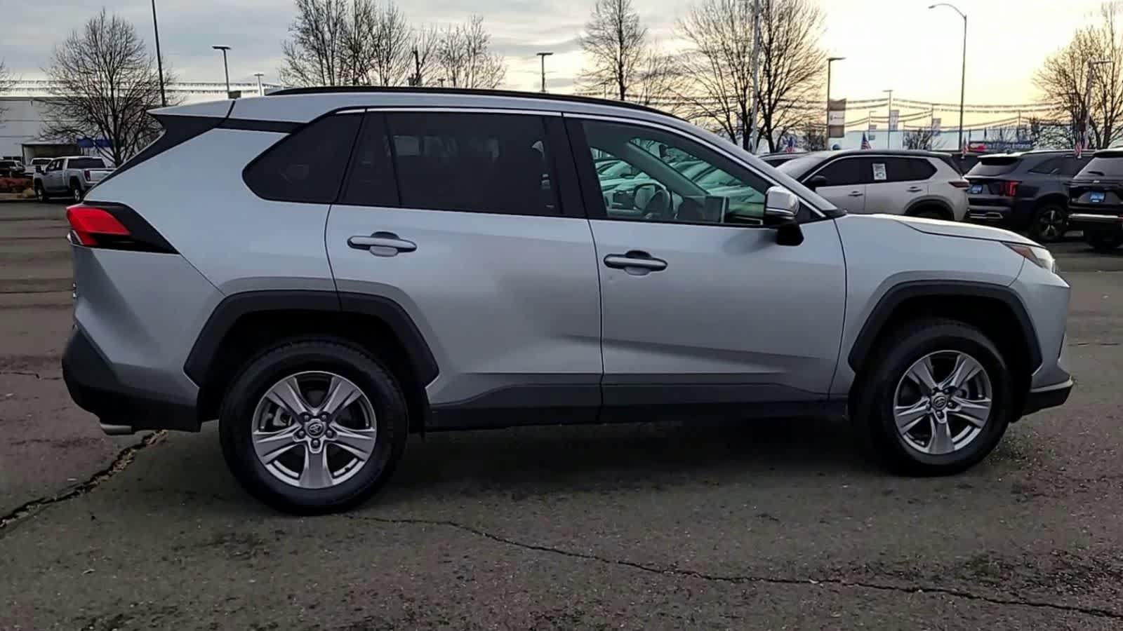 Thumbnail: 2024 Toyota RAV4 - 9