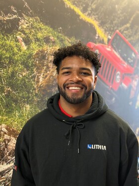 Staff member Angel Perez from ID_40c1ebf92937