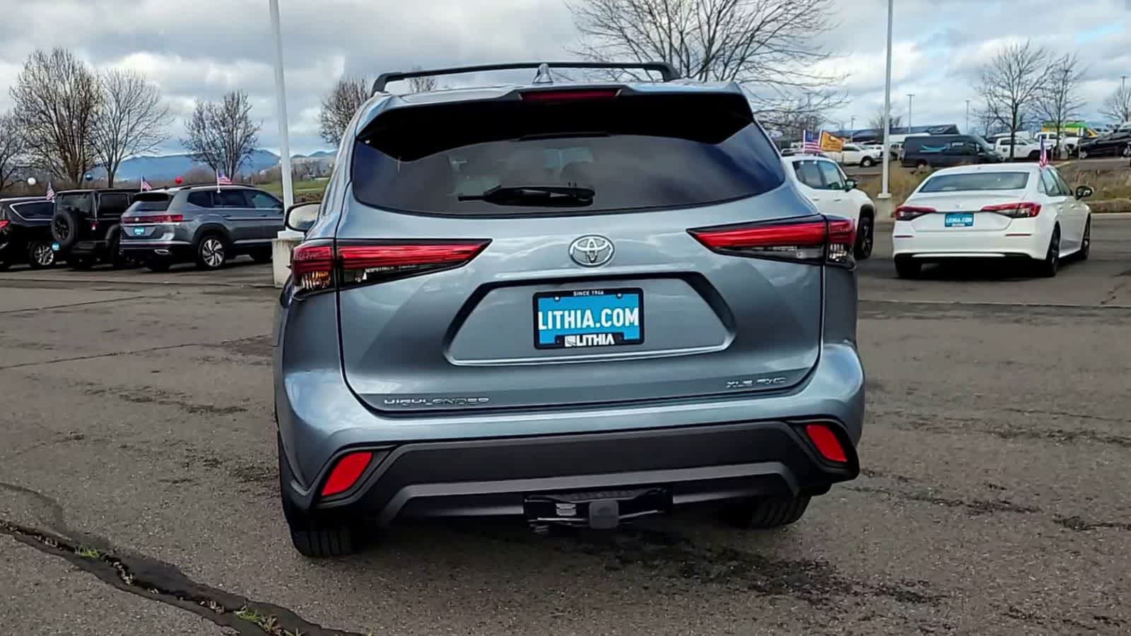 Thumbnail: 2022 Toyota Highlander - 7