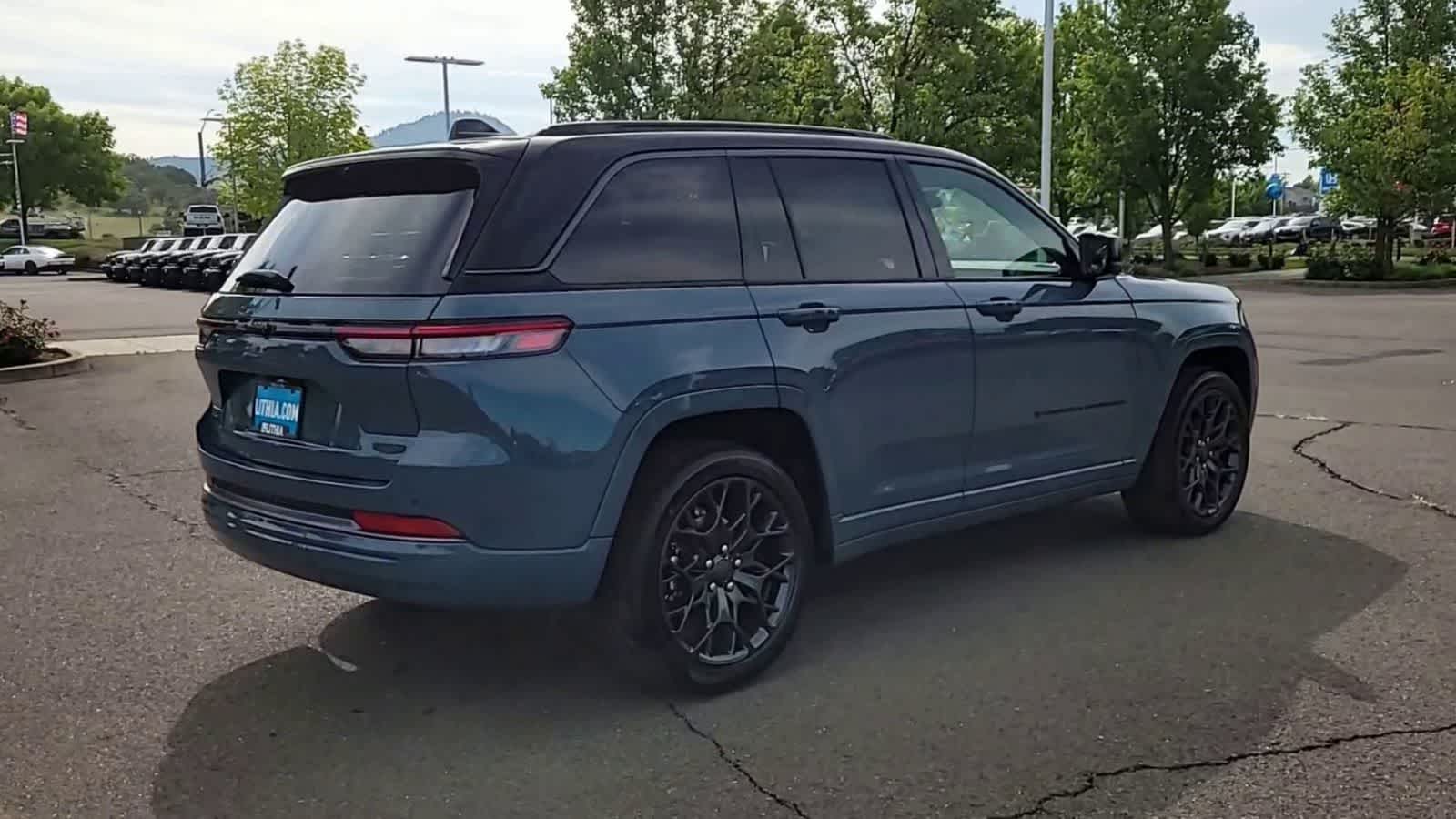 Thumbnail: 2026 Jeep Grand Cherokee - 8