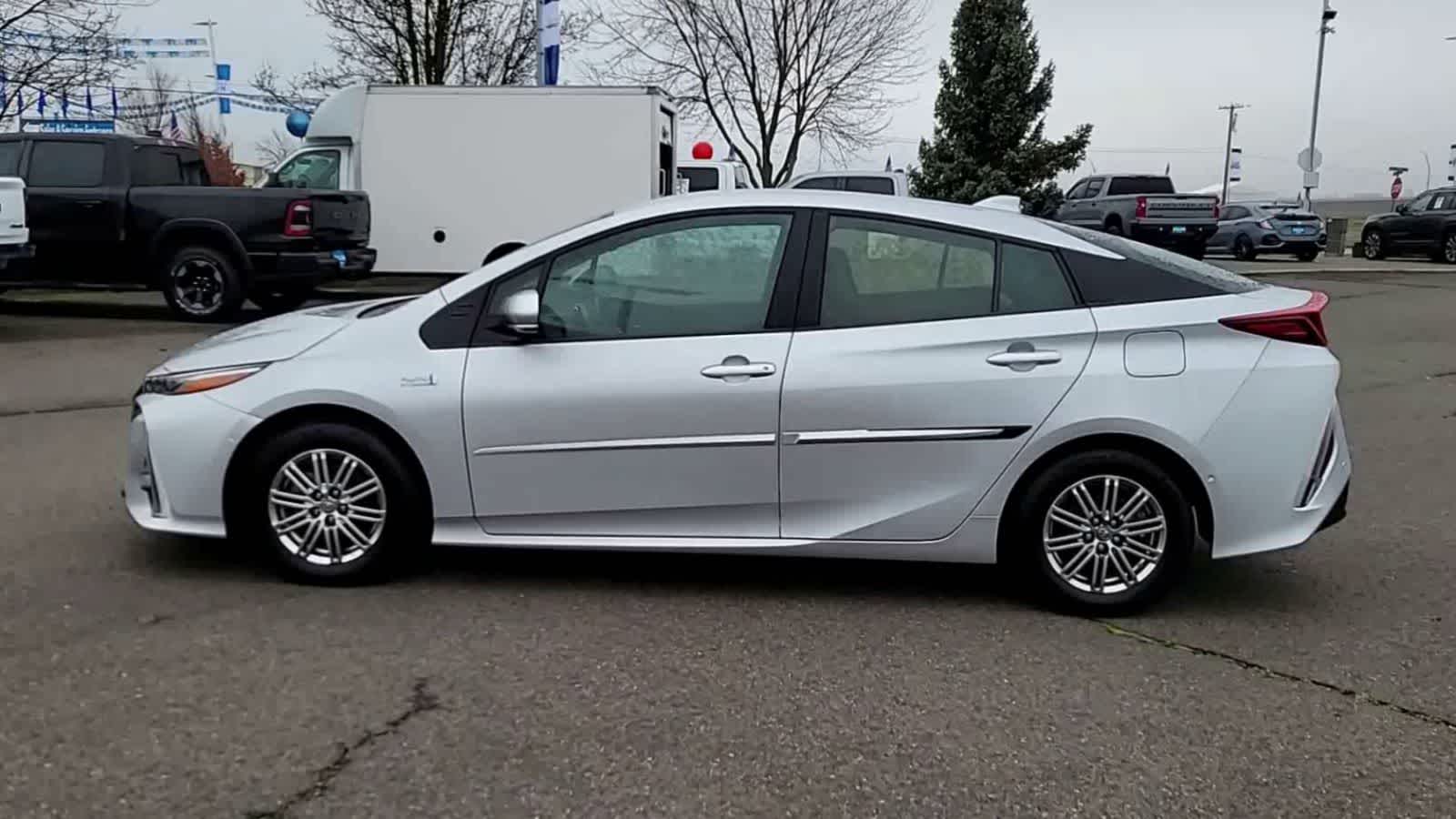 Thumbnail: 2019 Toyota Prius Prime - 5