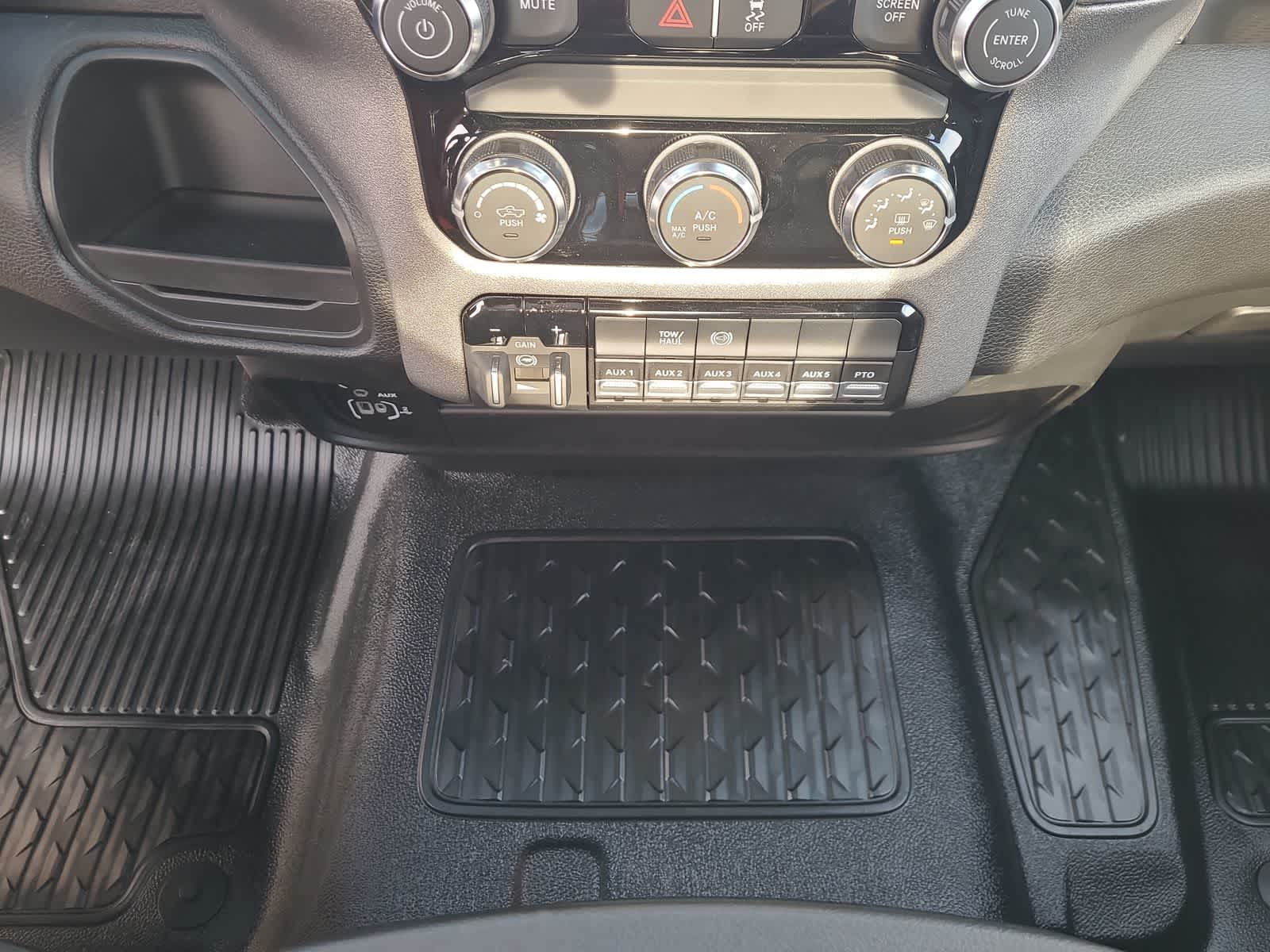 Thumbnail: 2026 RAM 5500 - 25