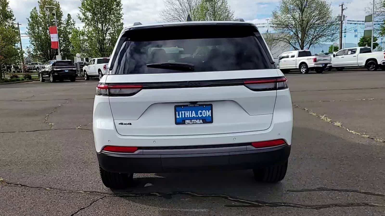 Thumbnail: 2026 Jeep Grand Cherokee - 7