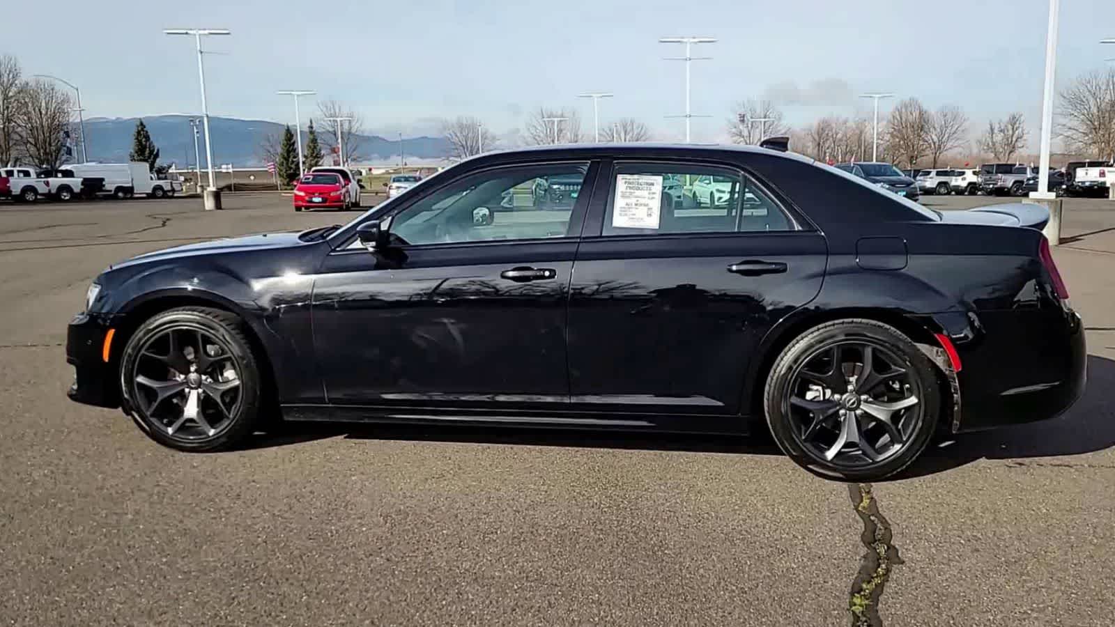 Thumbnail: 2022 Chrysler 300 - 5