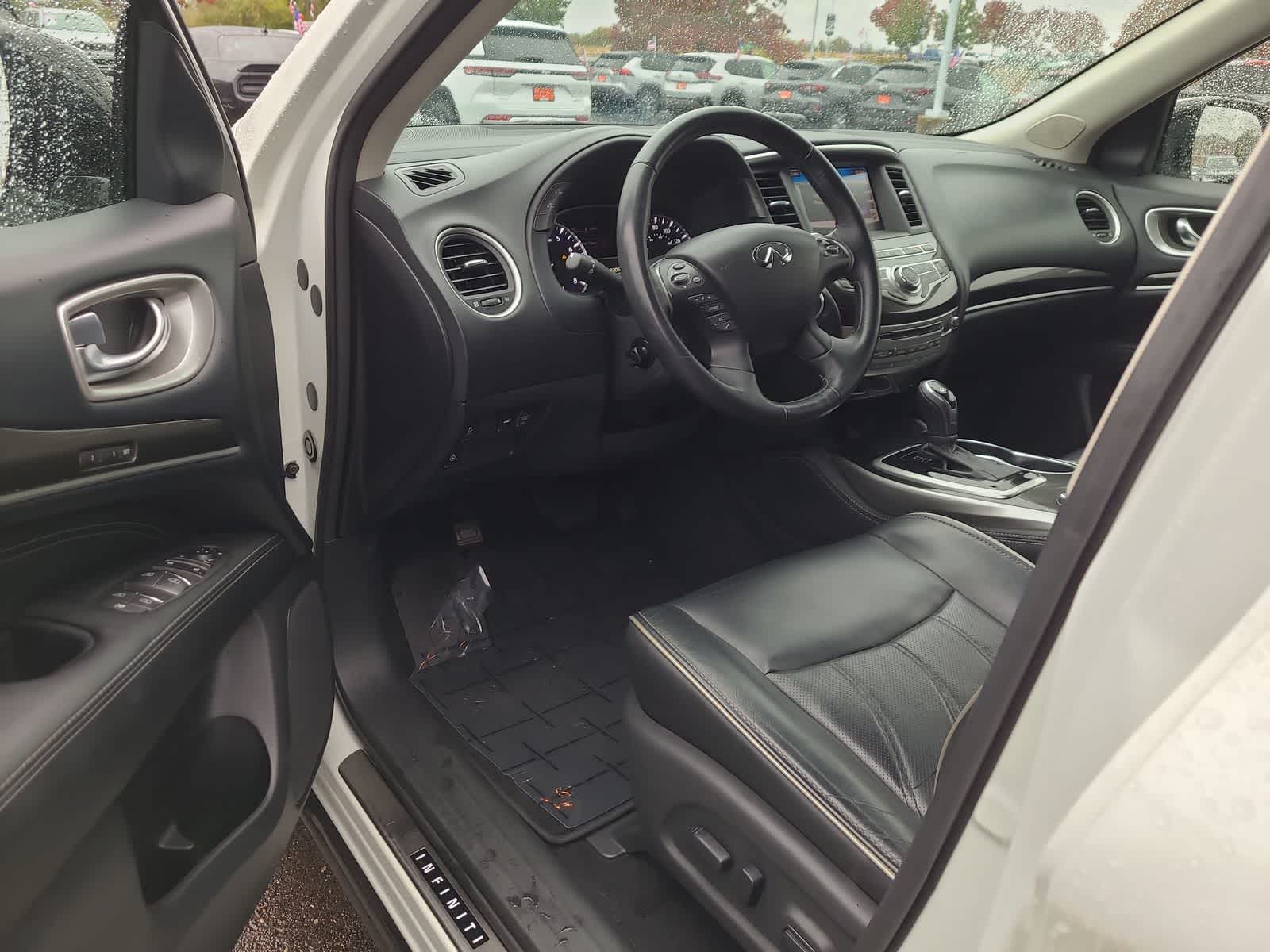 Thumbnail: 2017 INFINITI QX60 - 10