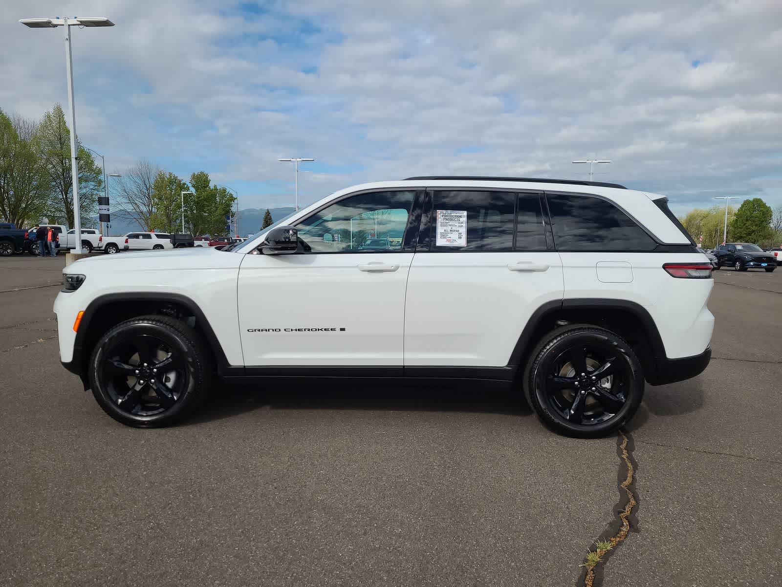 Thumbnail: 2026 Jeep Grand Cherokee - 11