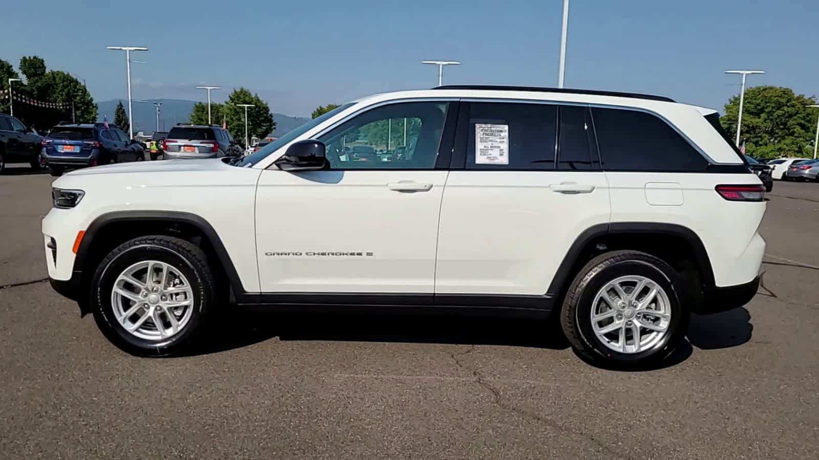 Thumbnail: 2025 Jeep Grand Cherokee - 5