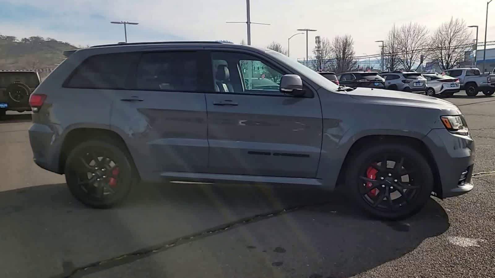 Thumbnail: 2020 Jeep Grand Cherokee - 9
