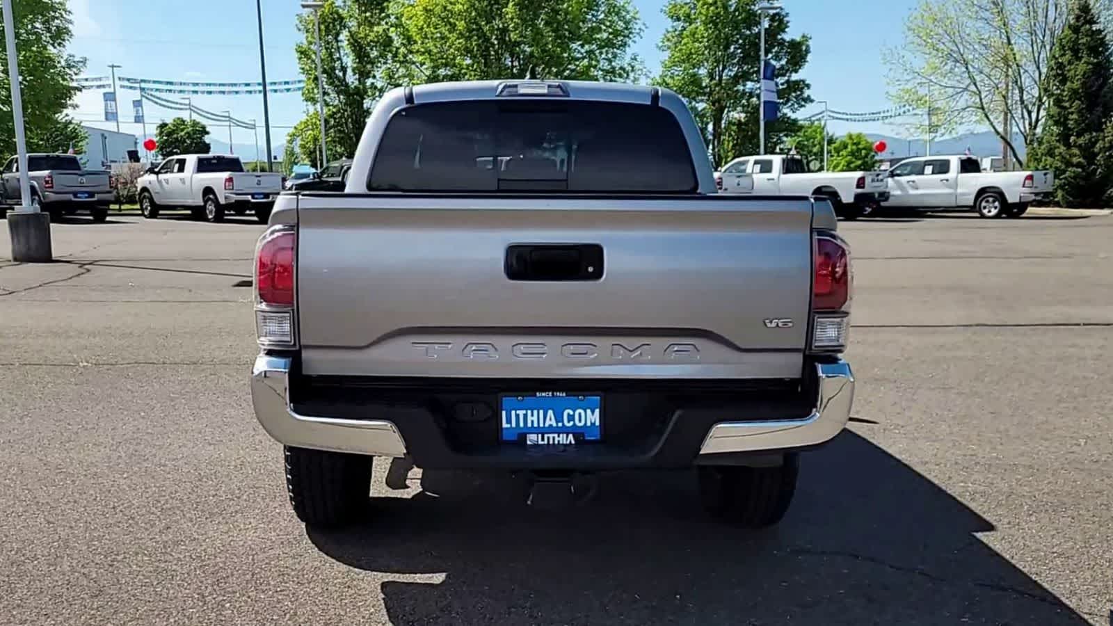 Thumbnail: 2021 Toyota Tacoma - 7