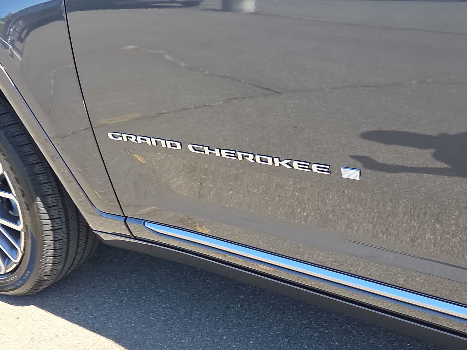 Thumbnail: 2026 Jeep Grand Cherokee - 15
