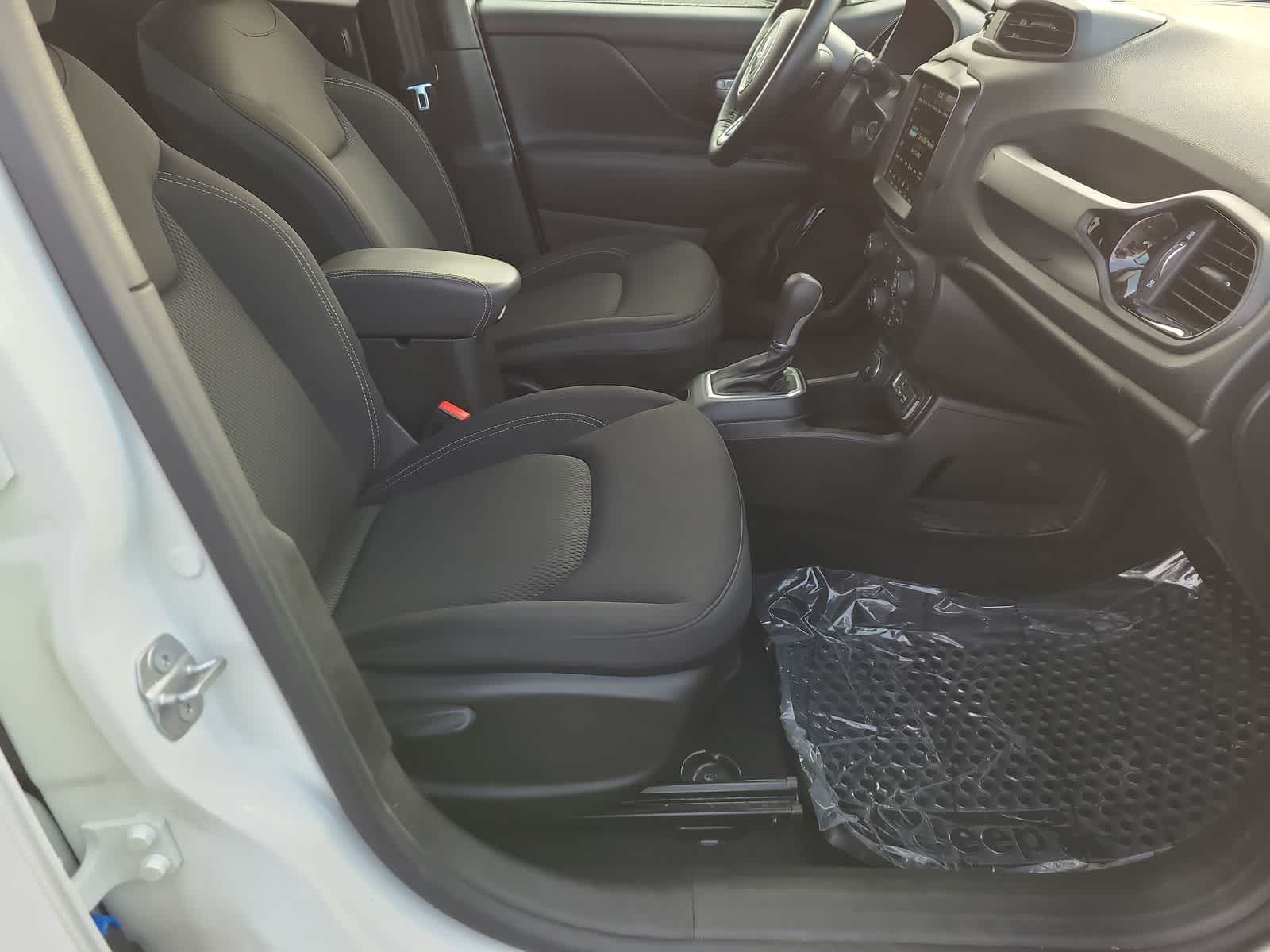 Thumbnail: 2023 Jeep Renegade - 22