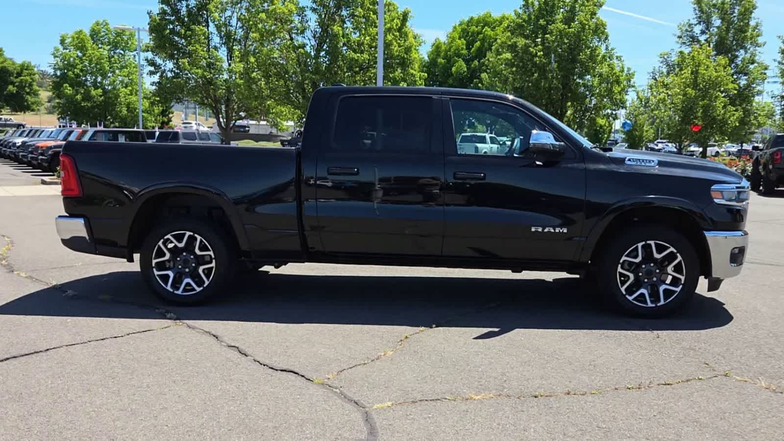 Thumbnail: 2025 RAM 1500 - 9