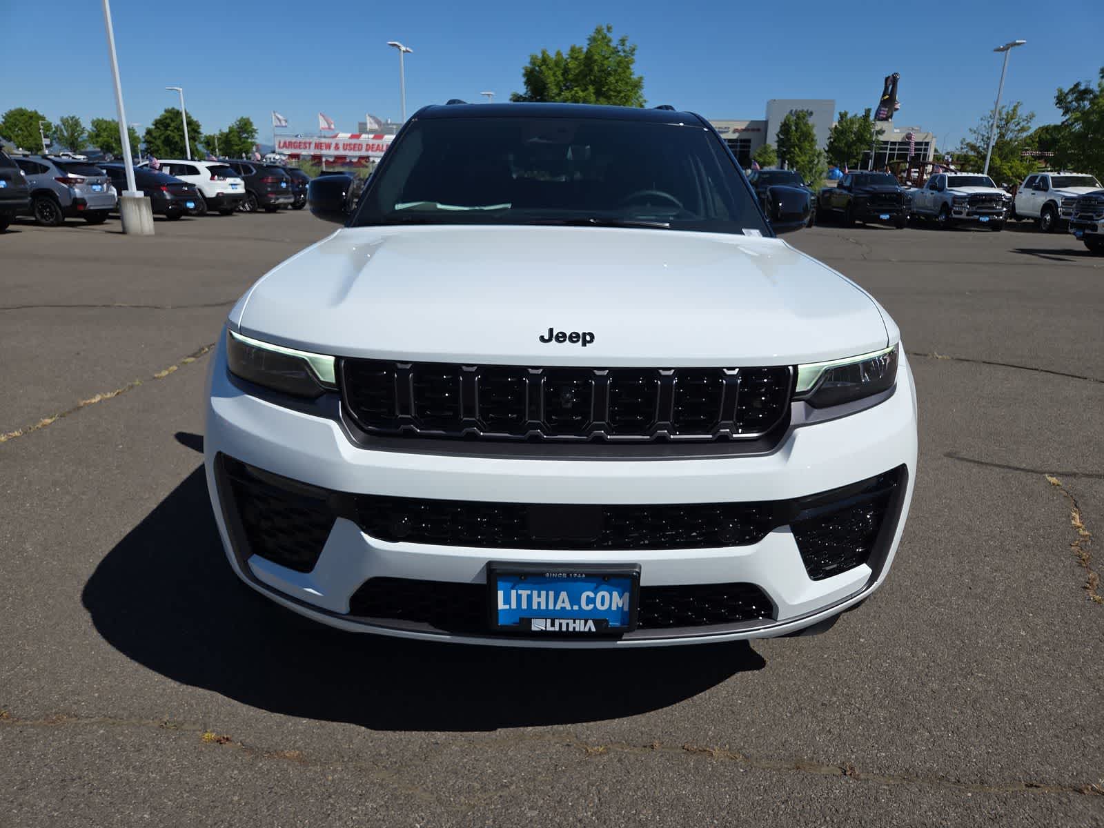 Thumbnail: 2026 Jeep Grand Cherokee - 14