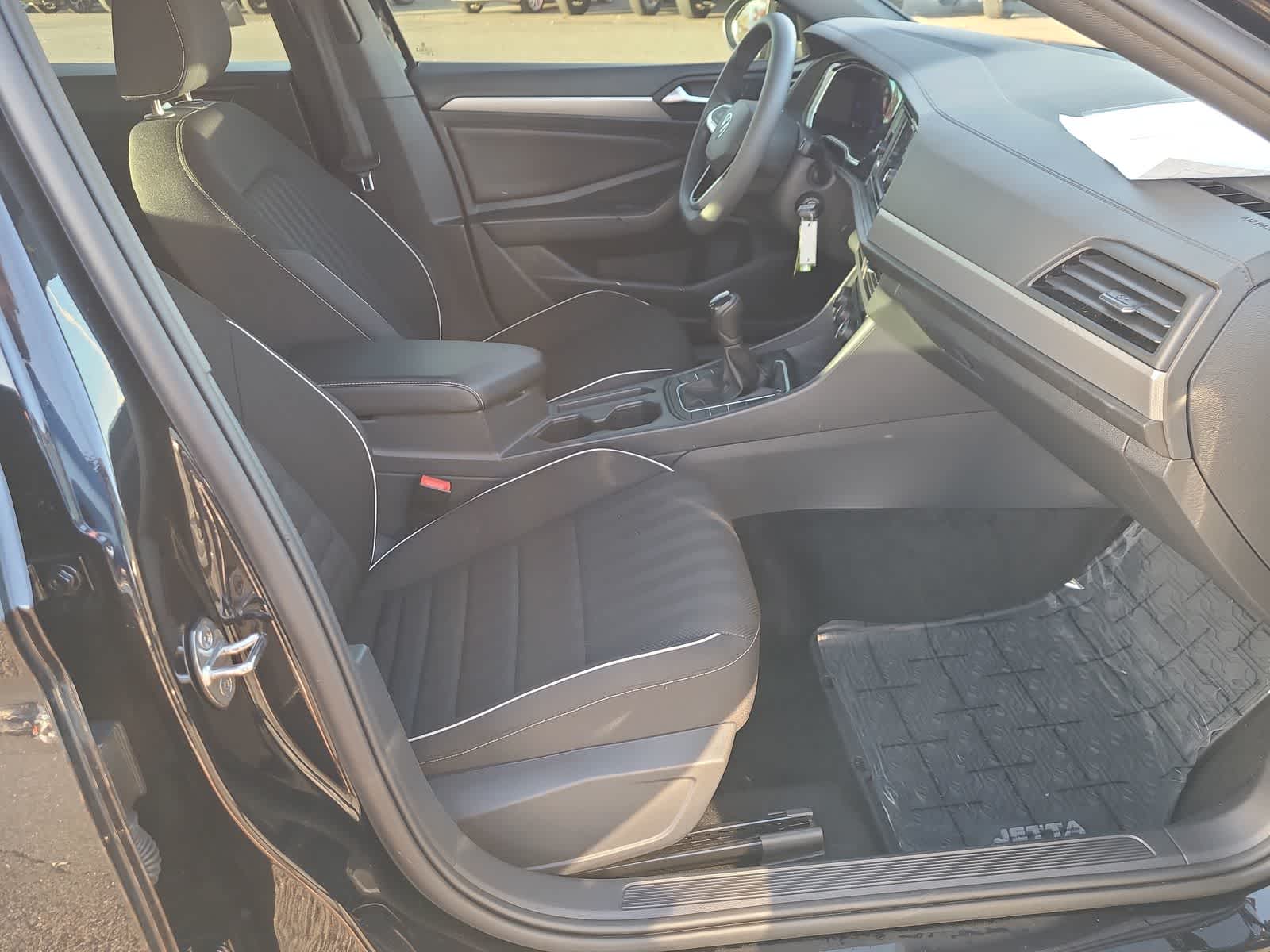 Thumbnail: 2023 Volkswagen Jetta - 22