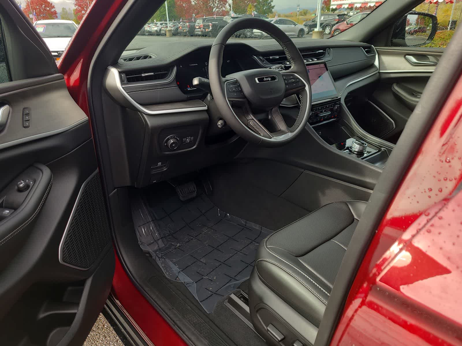 Thumbnail: 2025 Jeep Grand Cherokee - 10