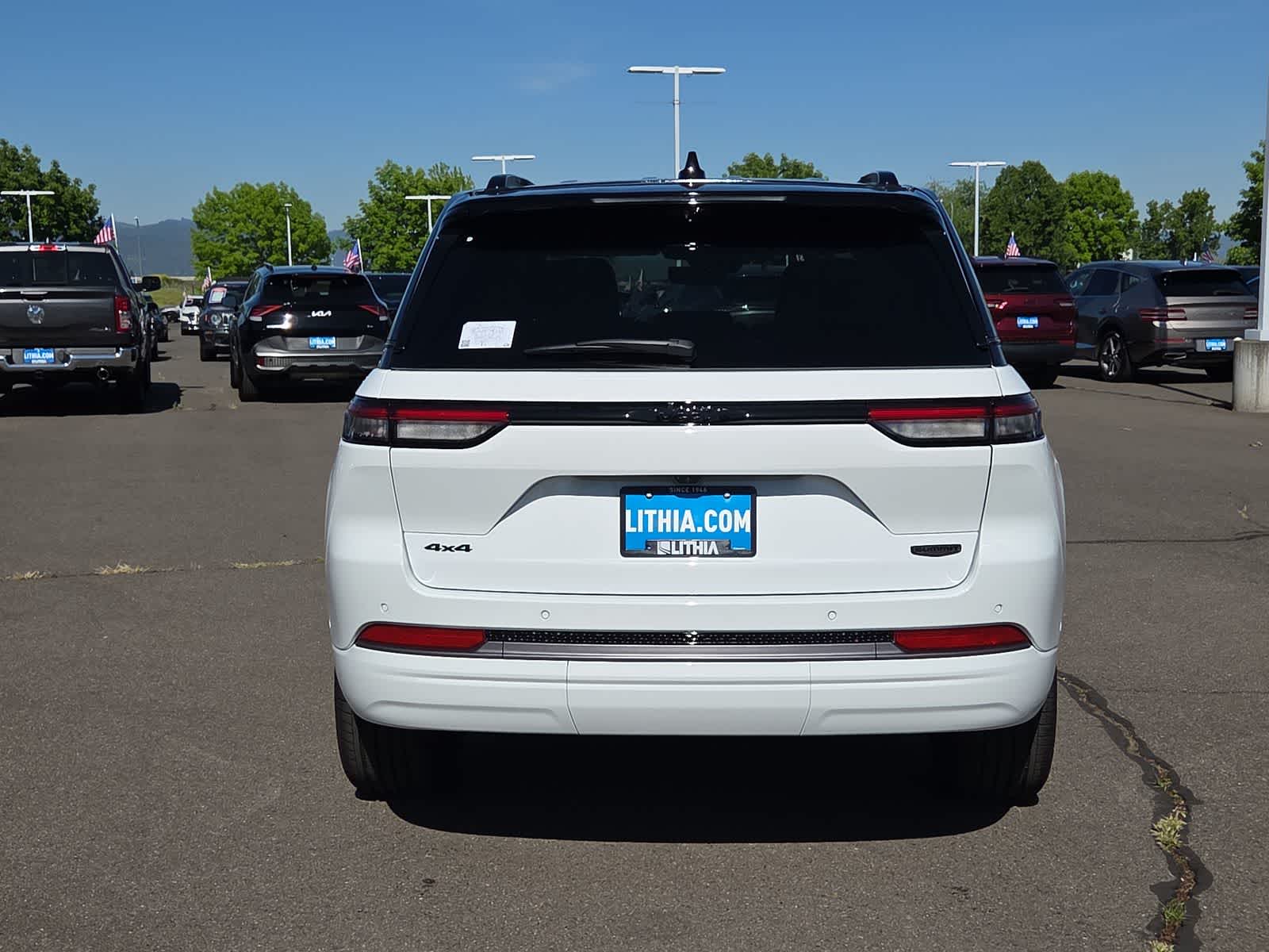 Thumbnail: 2026 Jeep Grand Cherokee - 13