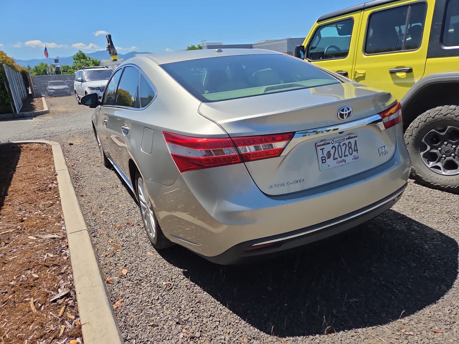 Thumbnail: 2013 Toyota Avalon - 3
