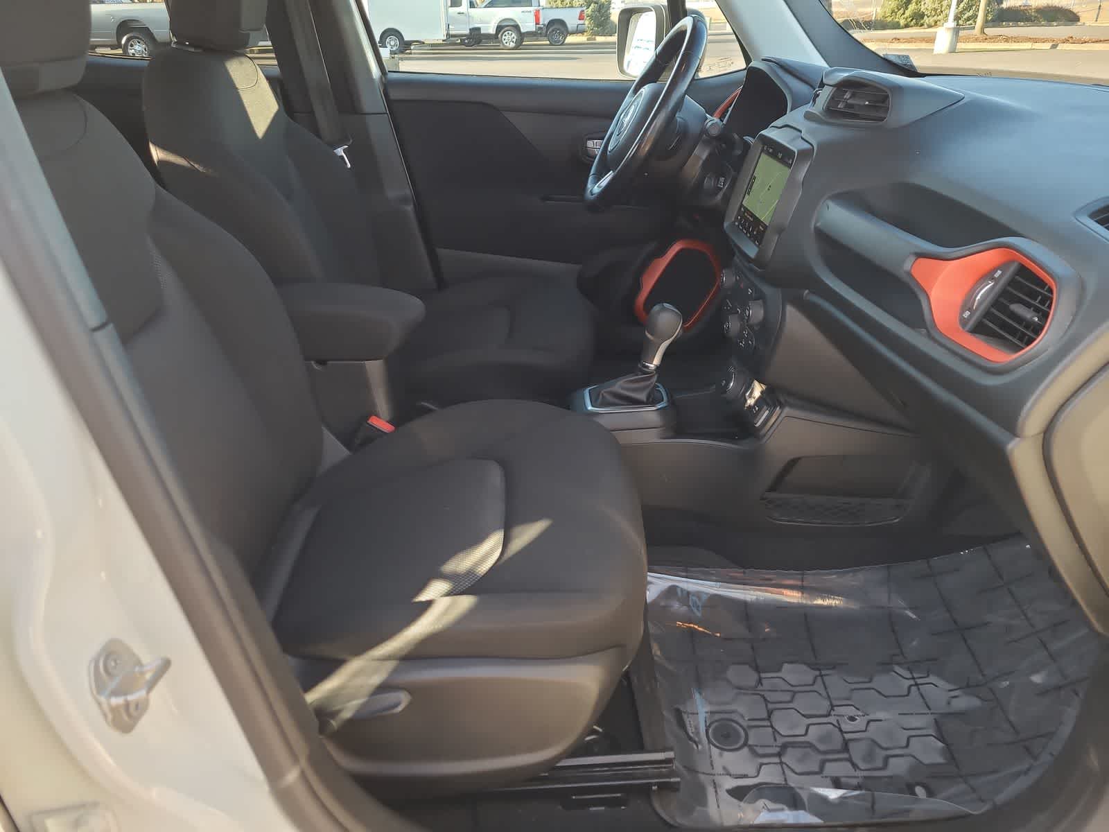 Thumbnail: 2020 Jeep Renegade - 22