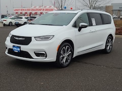 2026 Chrysler Pacifica PINNACLE AWD Passenger Van Medford, OR