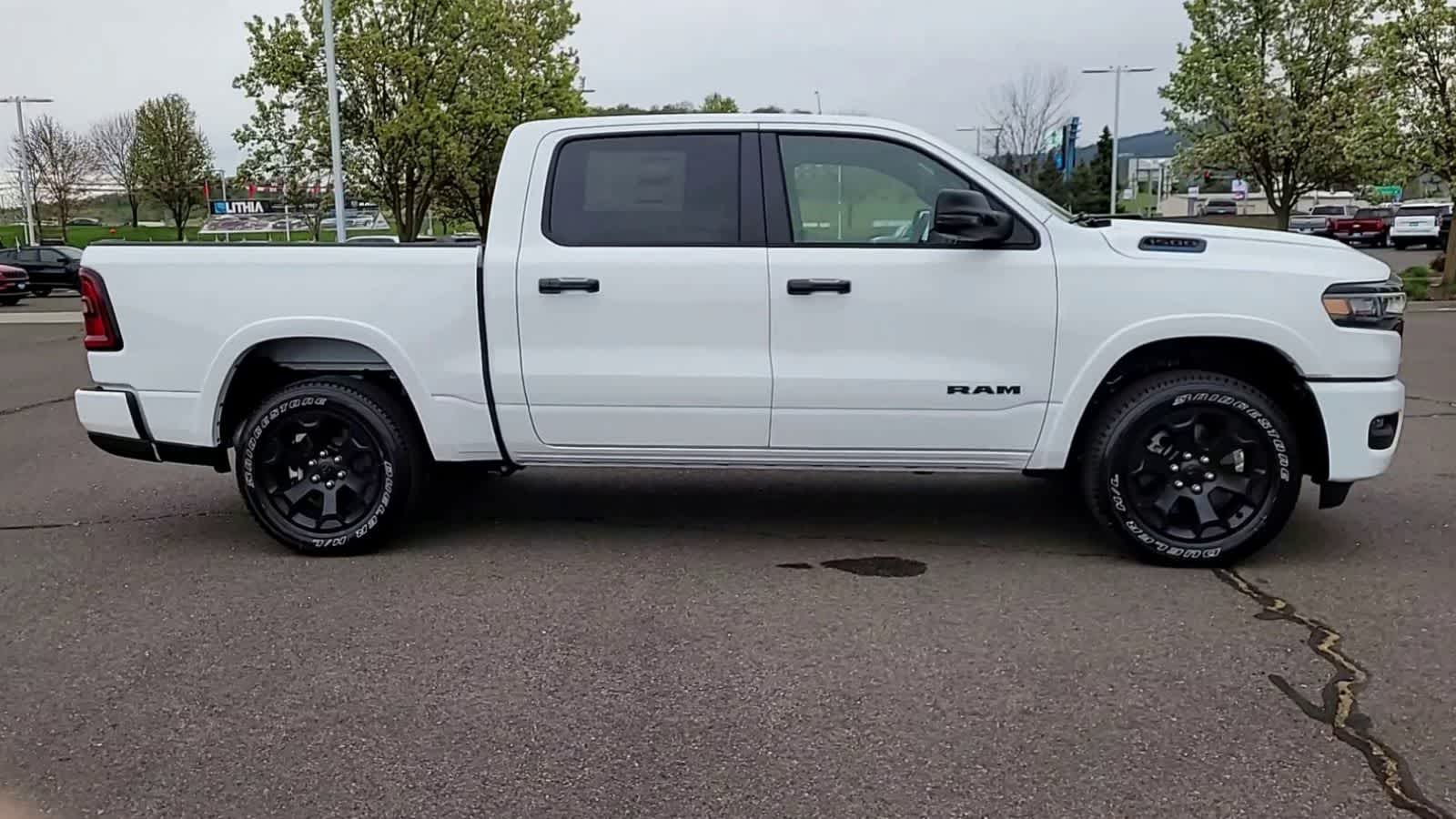 Thumbnail: 2026 RAM 1500 - 9