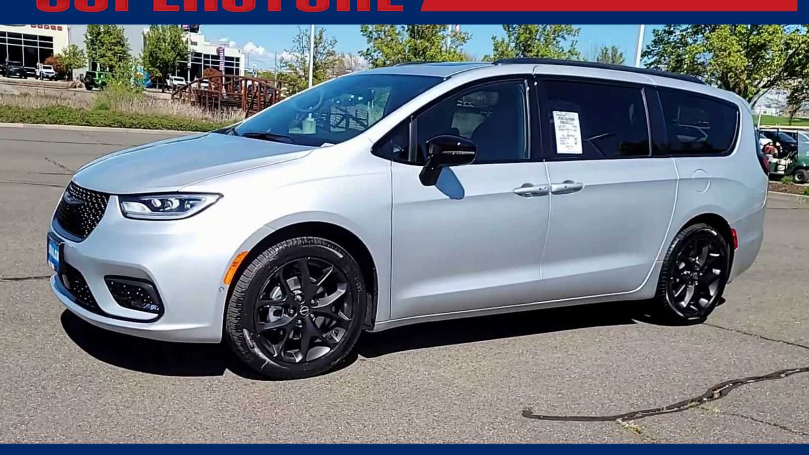 Thumbnail: 2026 Chrysler Pacifica - 4