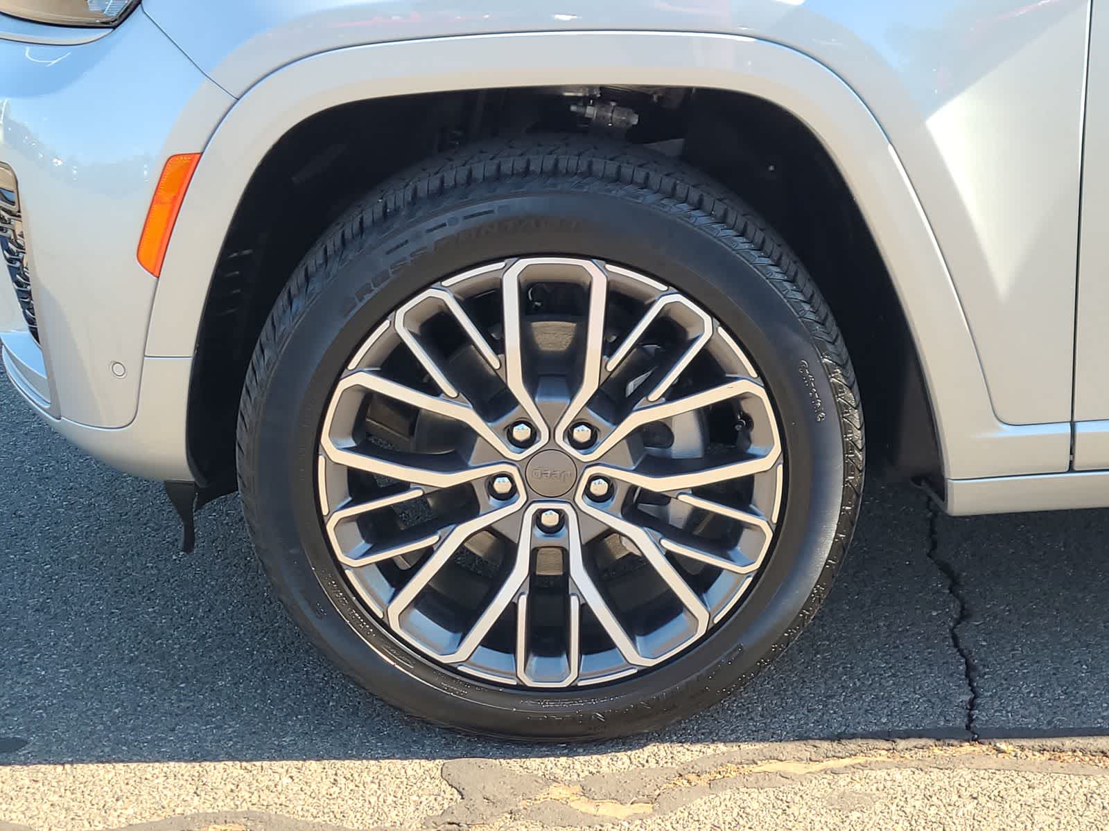 Thumbnail: 2026 Jeep Grand Cherokee - 16