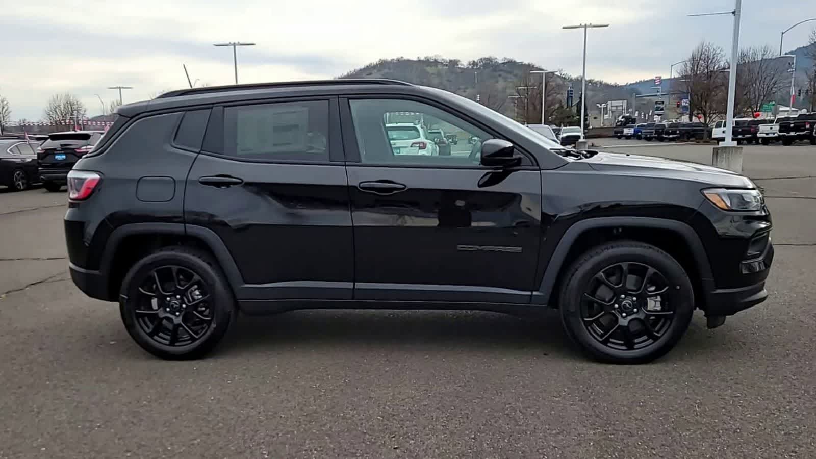Thumbnail: 2026 Jeep Compass - 9
