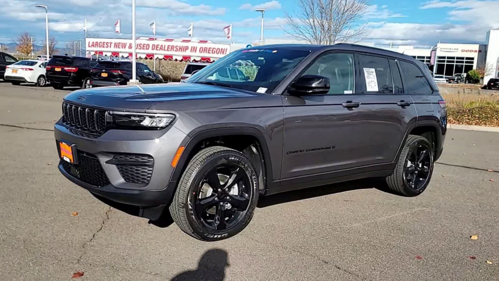 Thumbnail: 2025 Jeep Grand Cherokee - 4