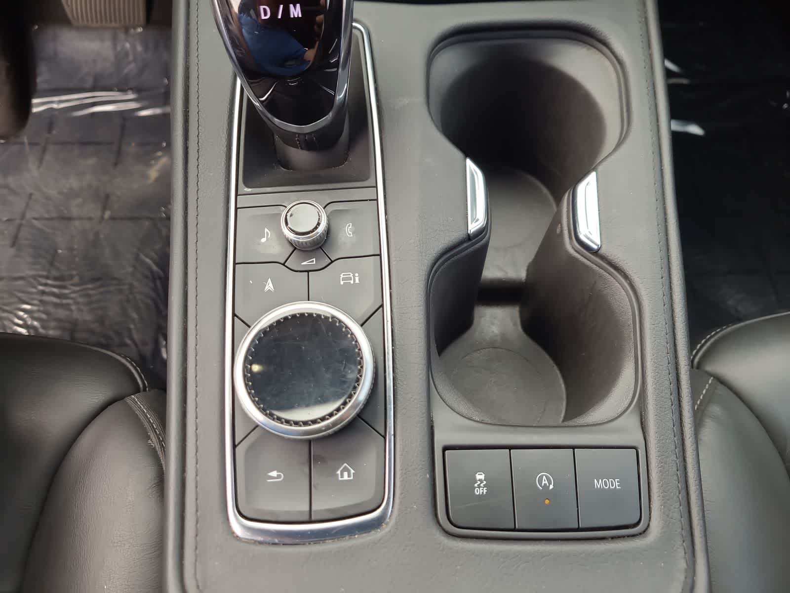 Thumbnail: 2024 Cadillac XT4 - 25