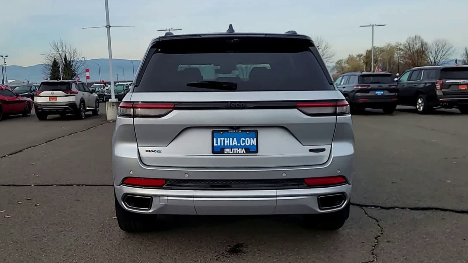 Thumbnail: 2023 Jeep Grand Cherokee - 7