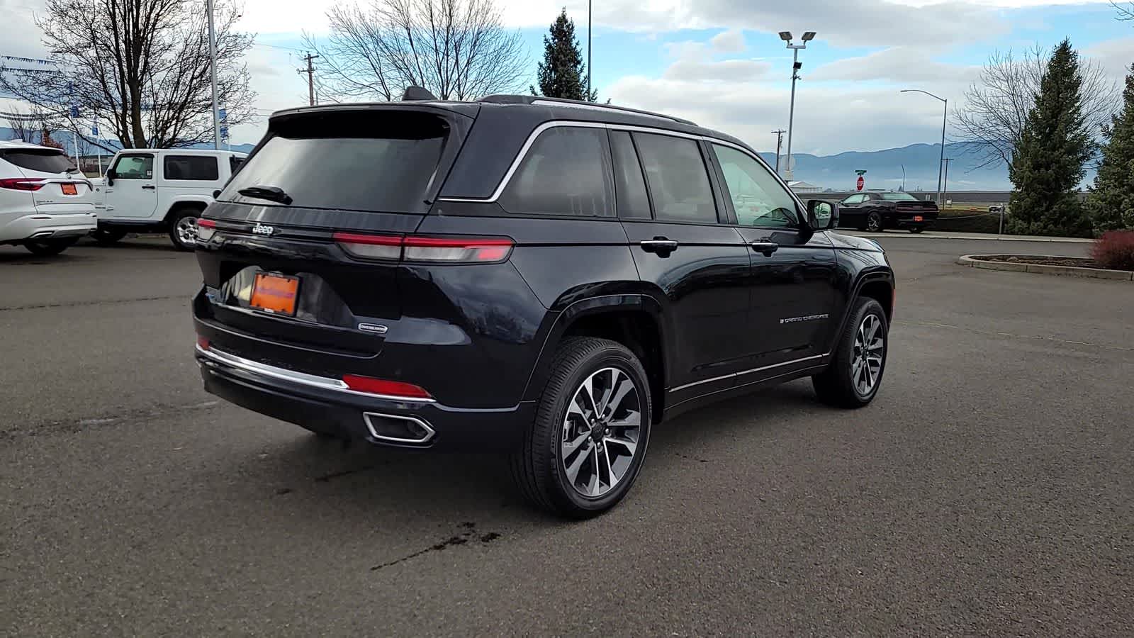 Thumbnail: 2024 Jeep Grand Cherokee - 8