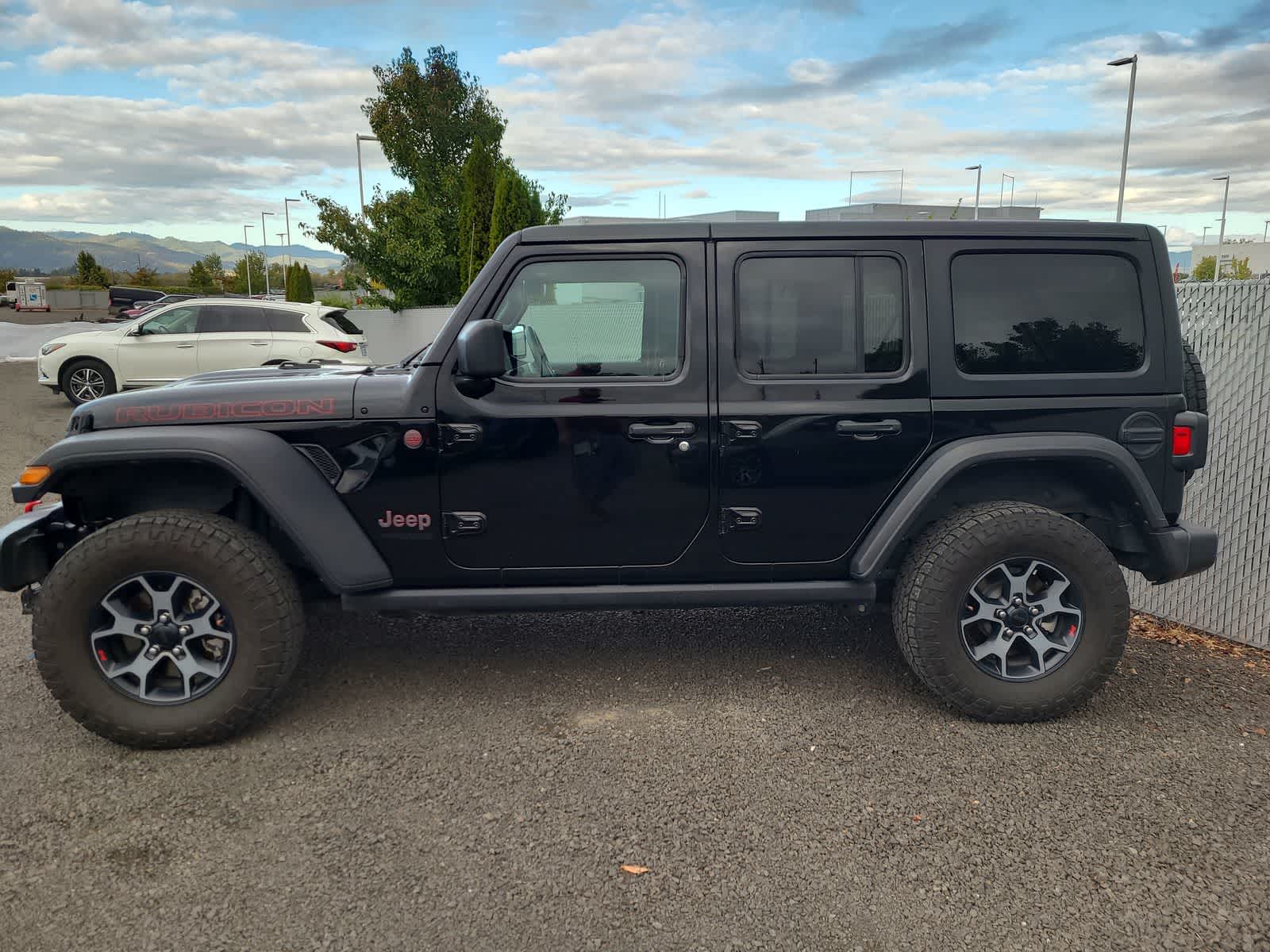 2019 Jeep Wrangler Unlimited Rubicon photo 2