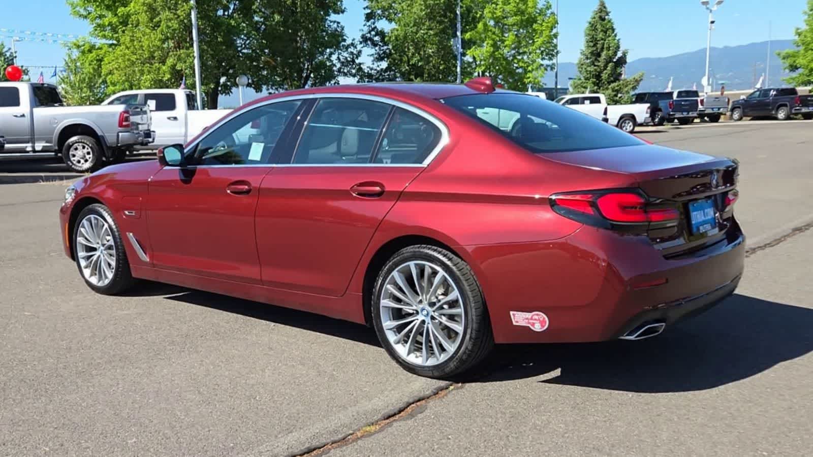 Thumbnail: 2023 BMW 5 Series - 6