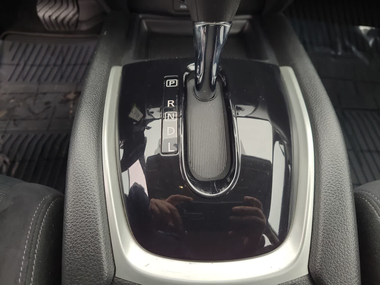 Thumbnail: 2016 Nissan Rogue - 25