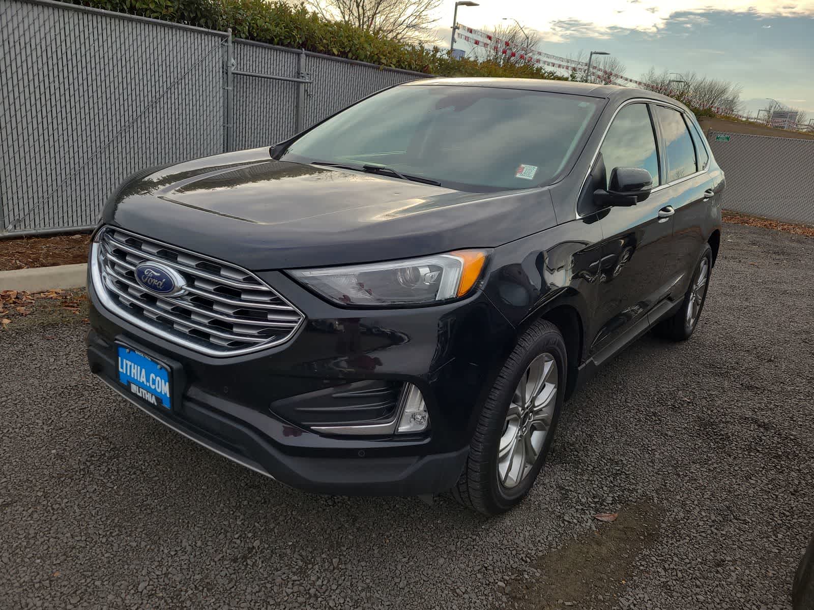 2023 Ford Edge Titanium's photo