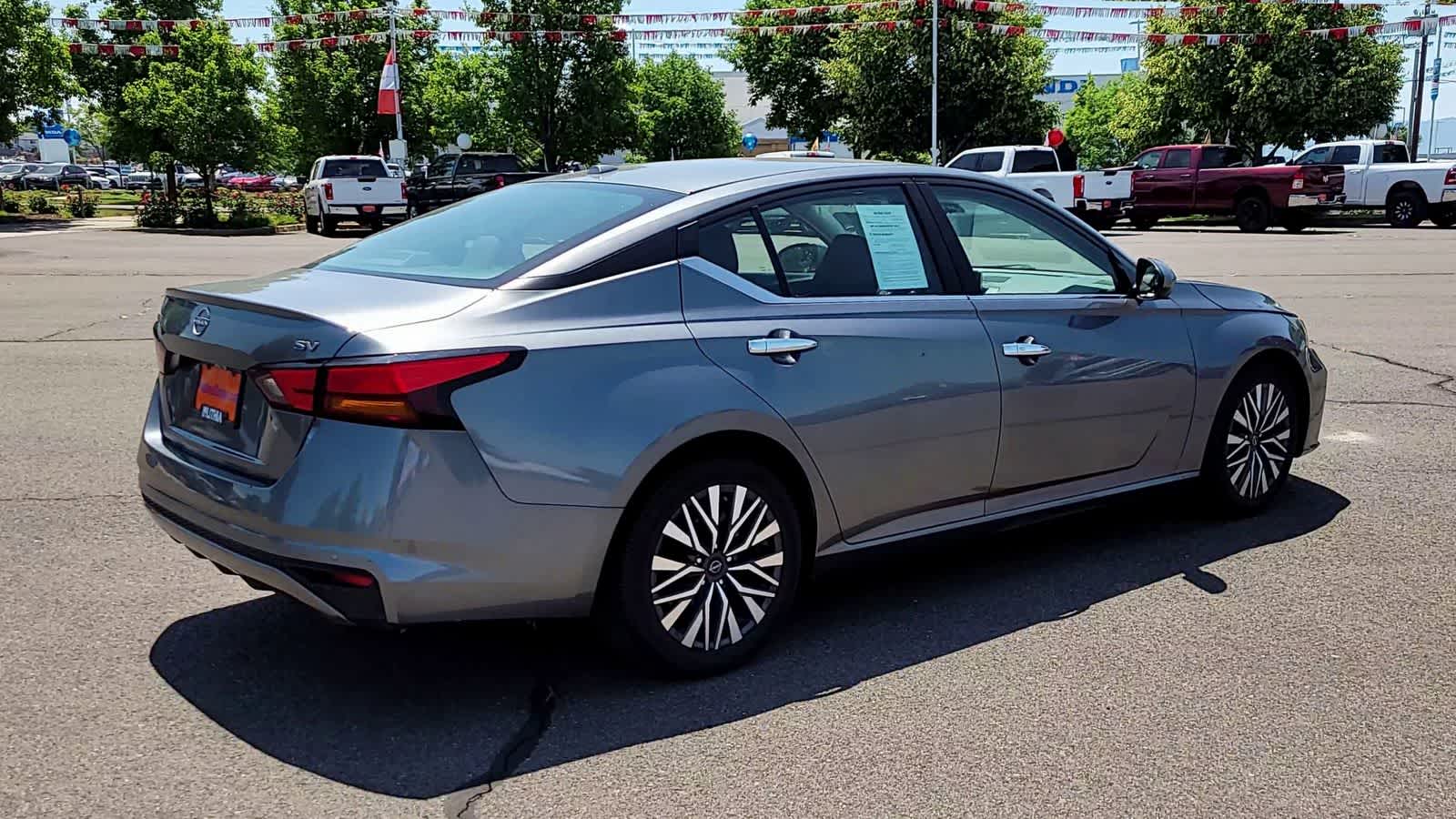 2023 Nissan Altima SV 8