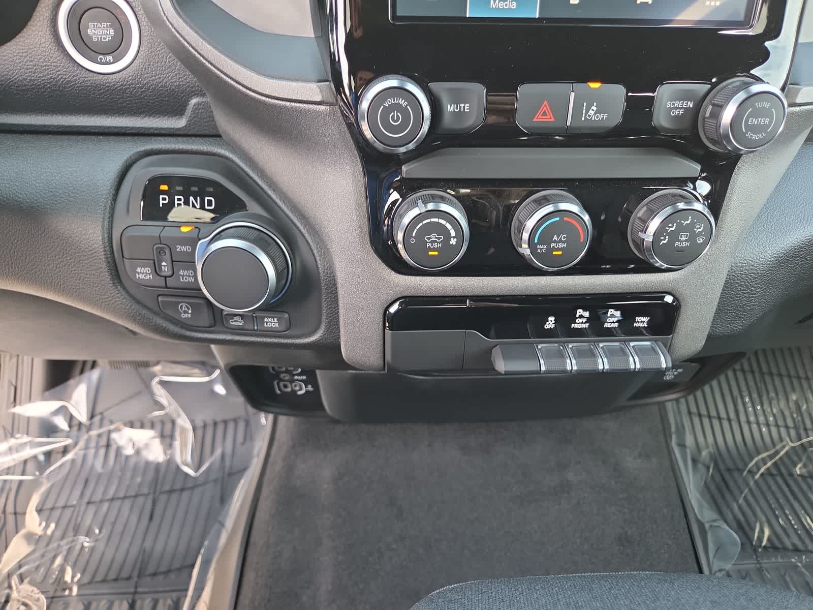 Thumbnail: 2026 RAM 1500 - 25