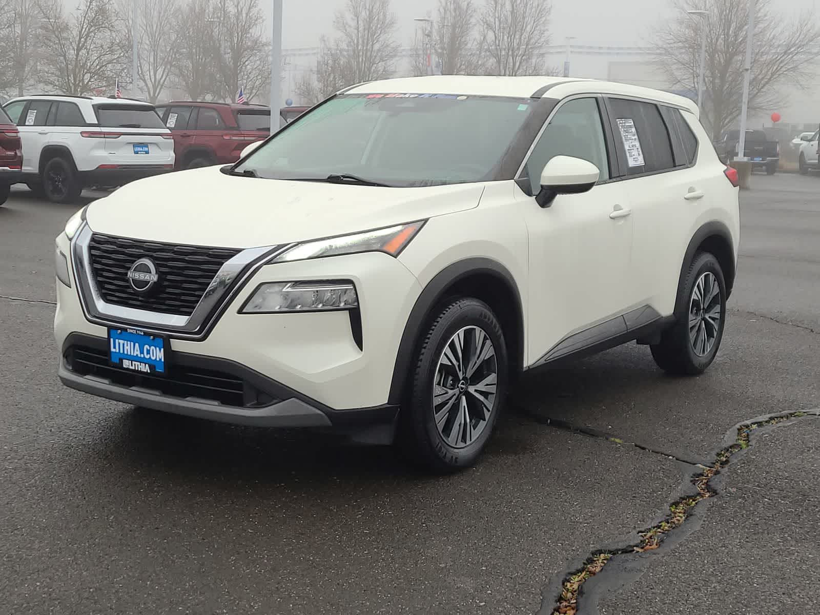 2023 Nissan Rogue SV's photo