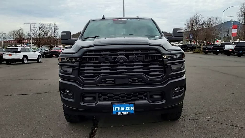 New 2026 Ram 2500 WARLOCK CREW CAB 4X4 6'4 BOX Pickup