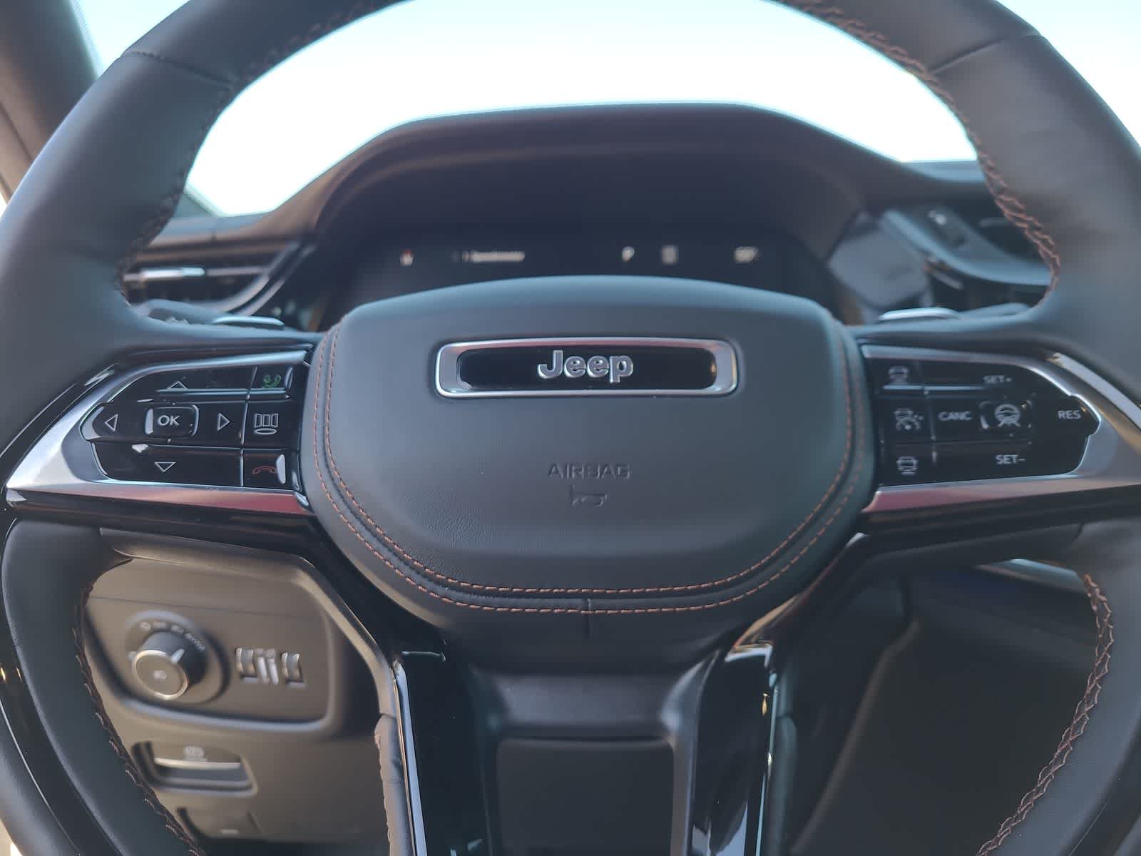 Thumbnail: 2026 Jeep Grand Cherokee - 23