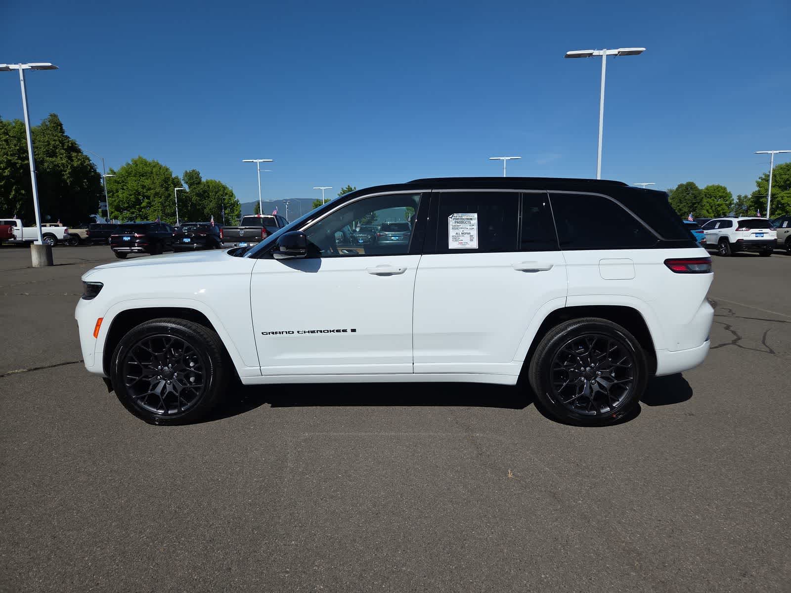 Thumbnail: 2026 Jeep Grand Cherokee - 11
