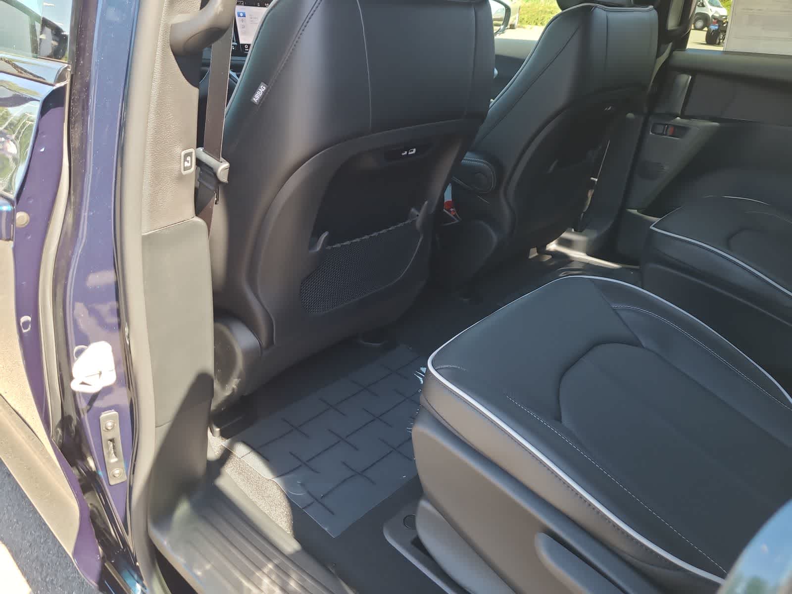 Thumbnail: 2025 Chrysler Pacifica - 20