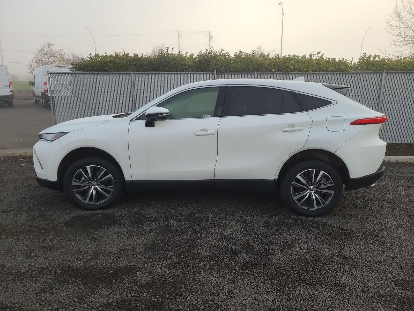 Thumbnail: 2021 Toyota Venza - 10