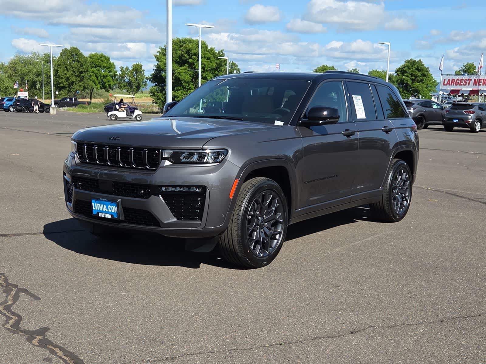 2026 Jeep Grand Cherokee Summit 4x4's photo